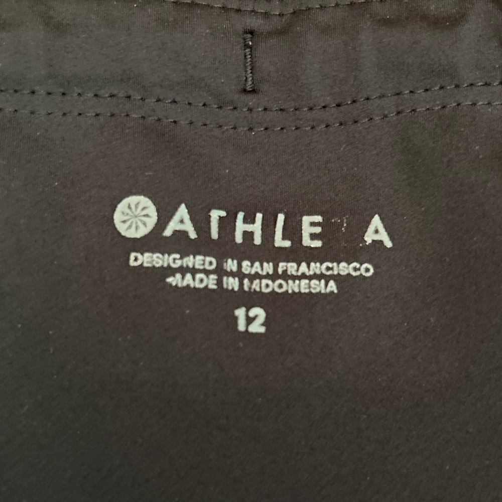 Athleta Ascender Shorts Women's Size 12 side Striped Running Workout Athletic - Picture 7 of 7